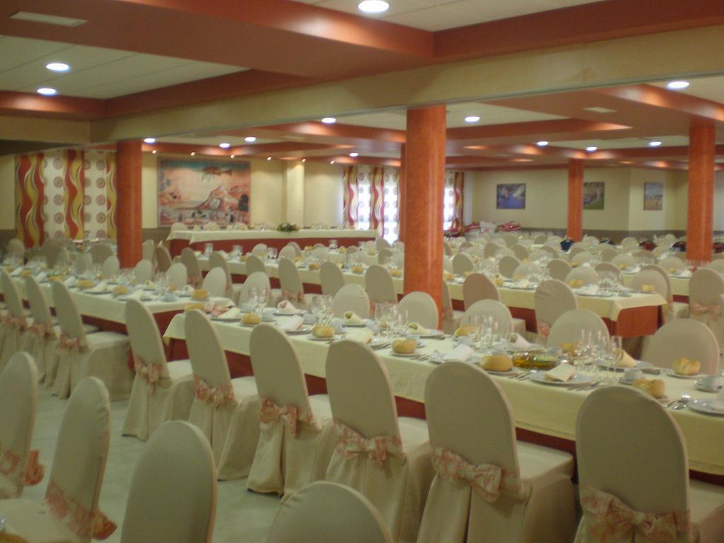 Hotel San Cristobal Coria Exterior foto