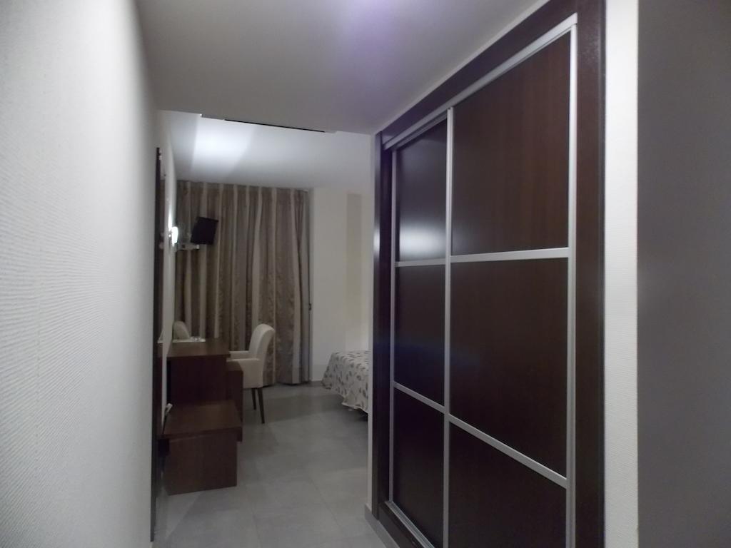Hotel San Cristobal Coria Zimmer foto